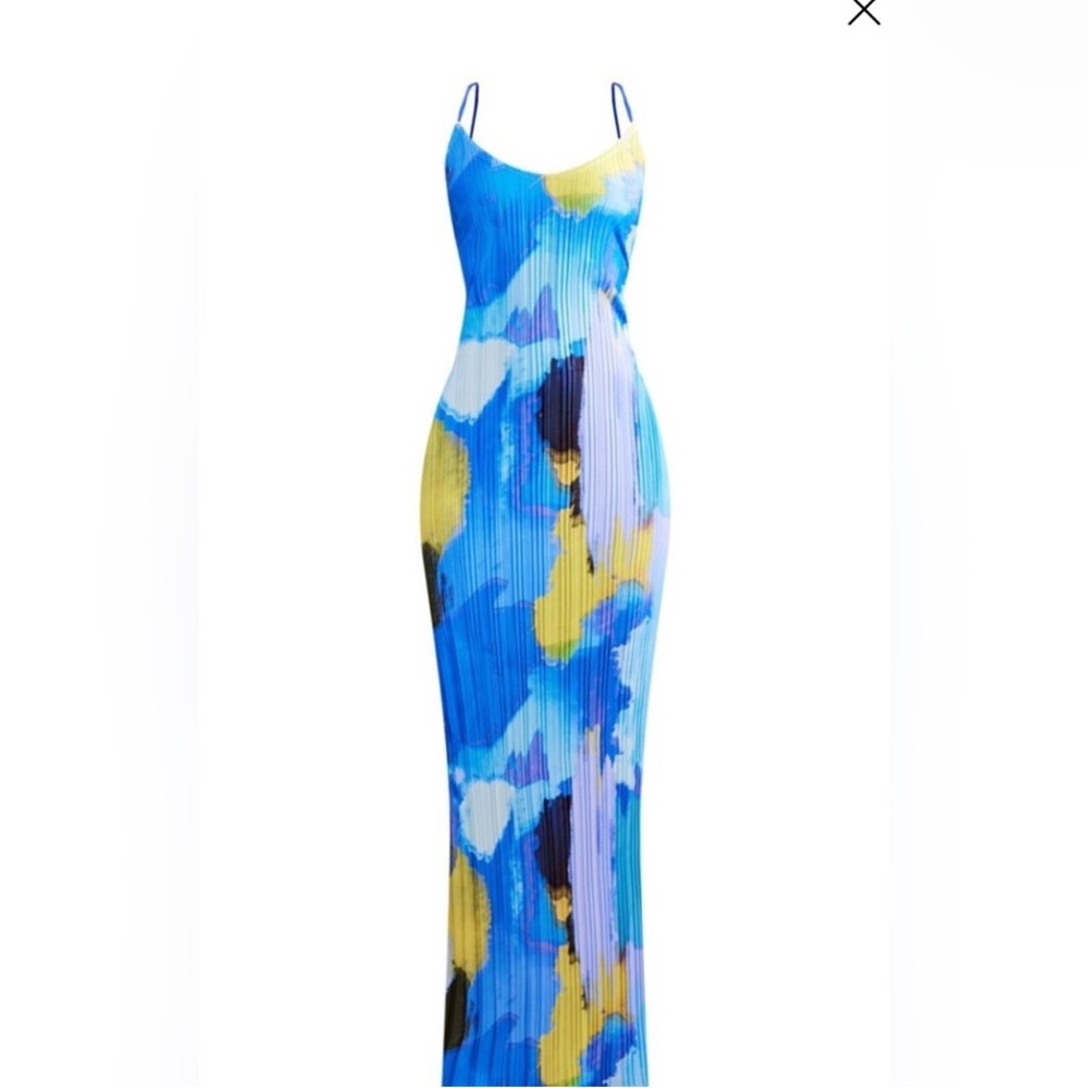 PrettyLittleThing Blue and White Bodycon Maxi Dress - Picture 5 of 11